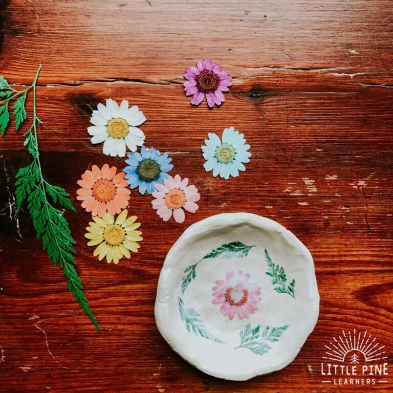 How-to-Make-Nature-Pinch-Pots-with-Kids-5-768x768